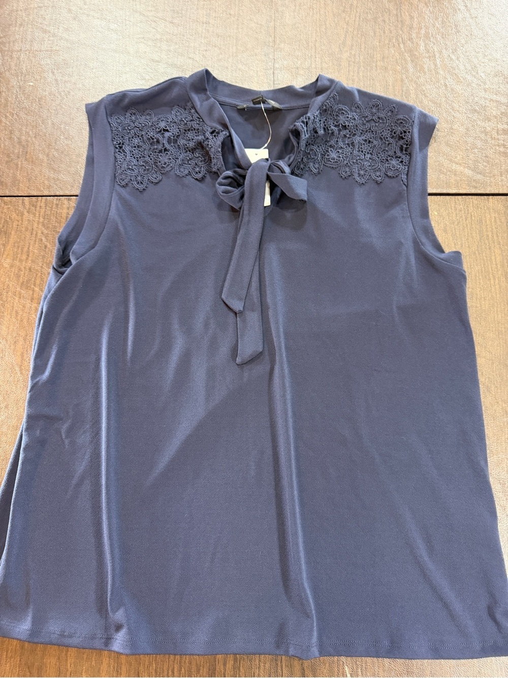 NWT Banana Republic Sleeveless Navy Tie-Neck Top with Lace Yoke Sz L